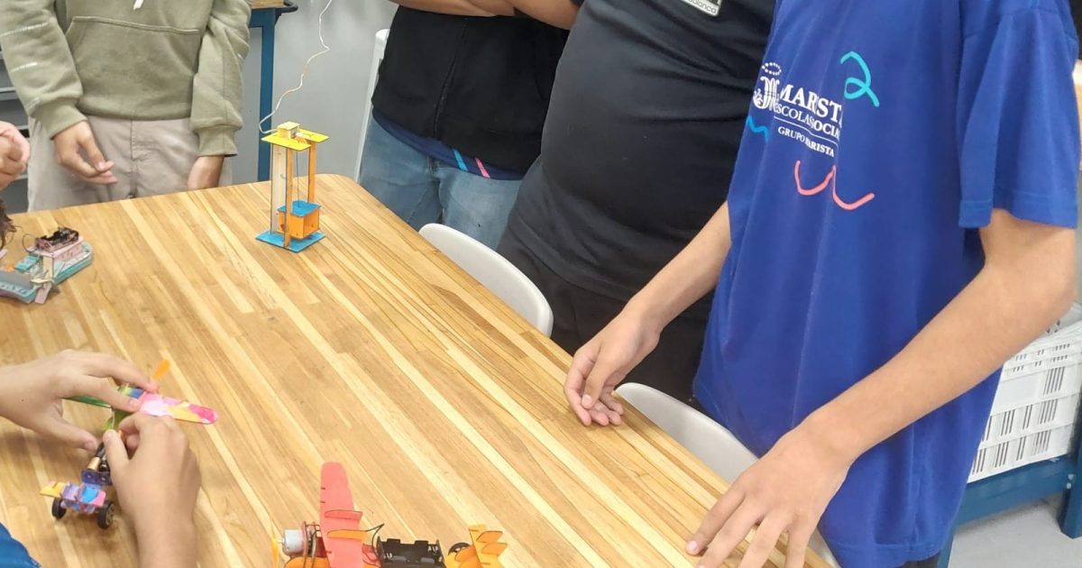 Estudantes de escolas sociais do PR e SC criam soluções de tecnologia e sustentabilidade para problemas urbanos