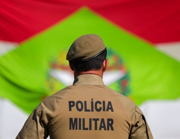 190 anos da PMSC: governador anuncia valorização da carreira militar e reforço no efetivo