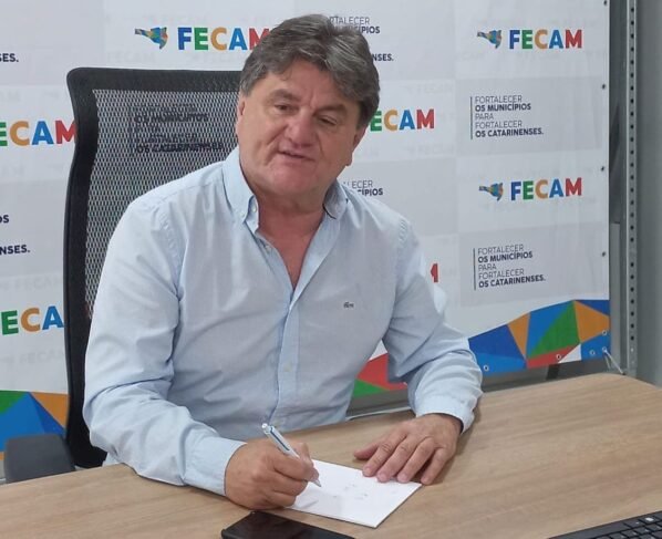 Rádio Cidade FM Foz Itajaí – 91.7