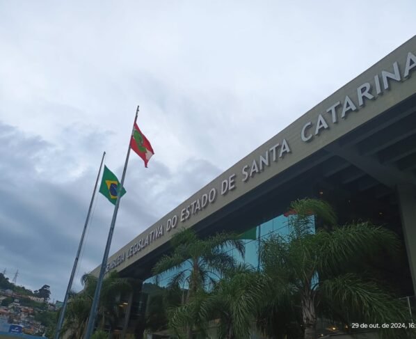 Rádio Cidade FM Foz Itajaí – 91.7