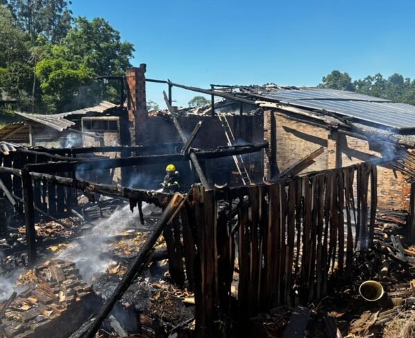 Rádio Cidade FM Foz Itajaí – 91.7