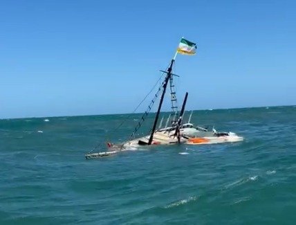 Fogo consome residência de madeira em Orleans