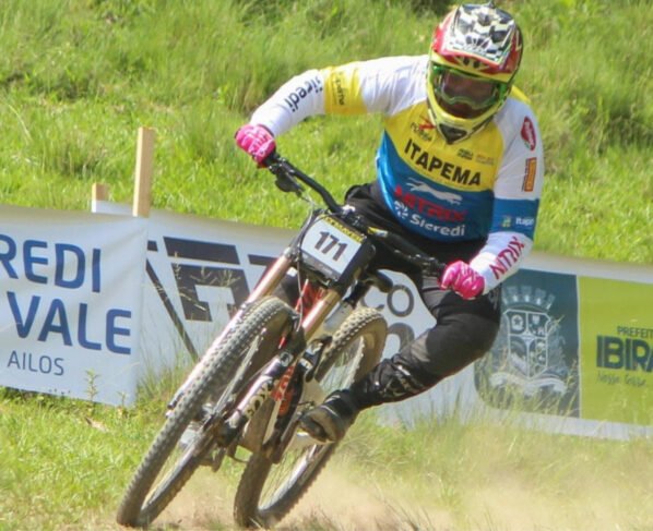 Associação de Voleibol Tubaronense retoma atividades e projeta temporada de 2026